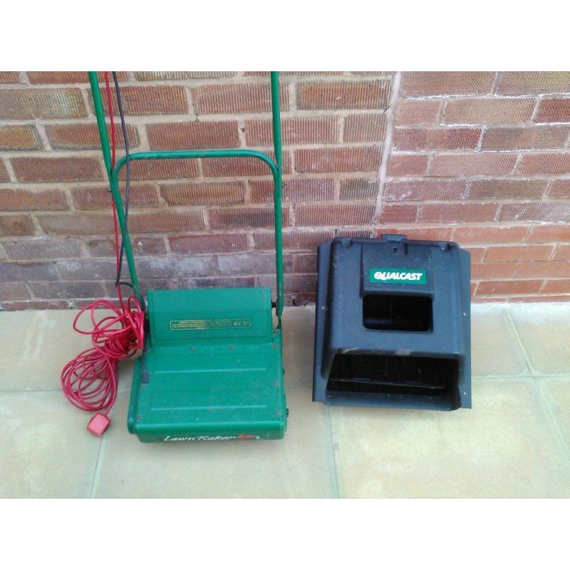 Lawn scarifier.