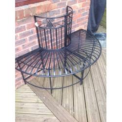 Black steel tree seat - half Circle