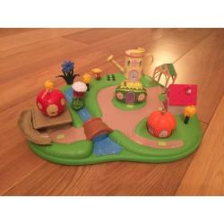 Fifi and the flowerpots mini play set
