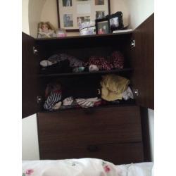 chest of drawers