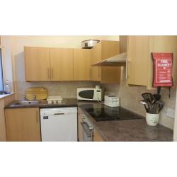 Very large smart clean double NO AGENT FEES OR TAX in lovely clean recently renovated S’sea house