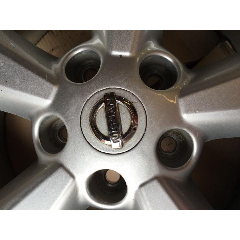 4 Quashqi alloy wheels all VERY good condition