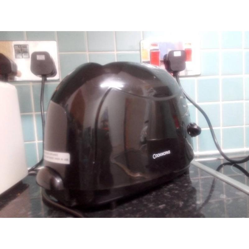 Cookworks 2 Slice Toaster - Black (Slightly used and works as new)