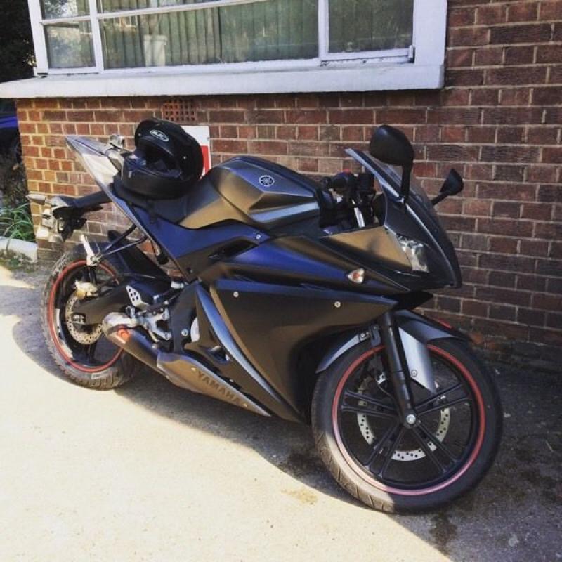R125 - 2014 Matt grey/black