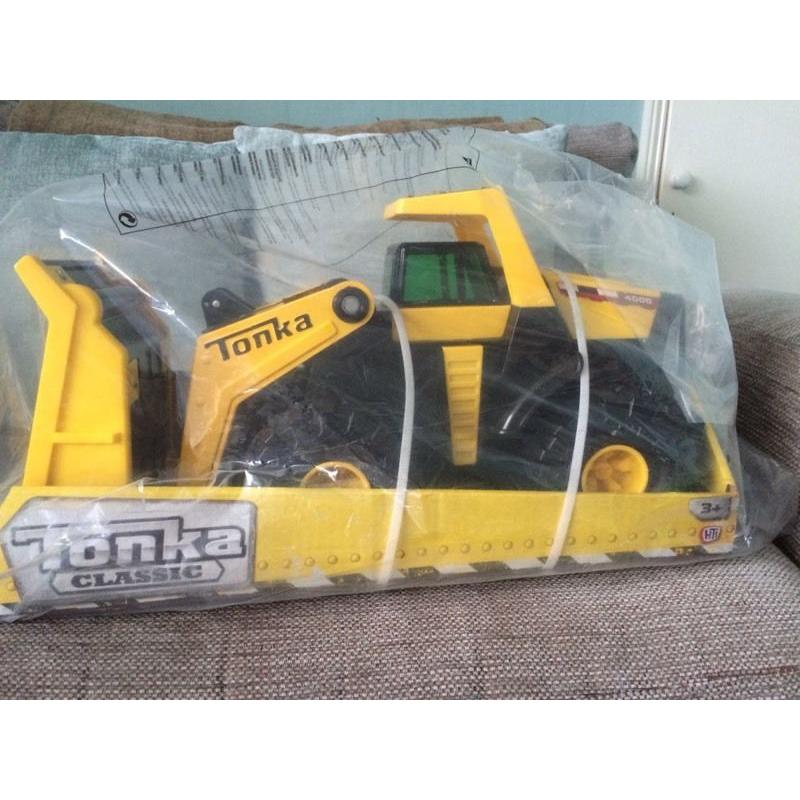*Brand new* Tonka Classic Loader