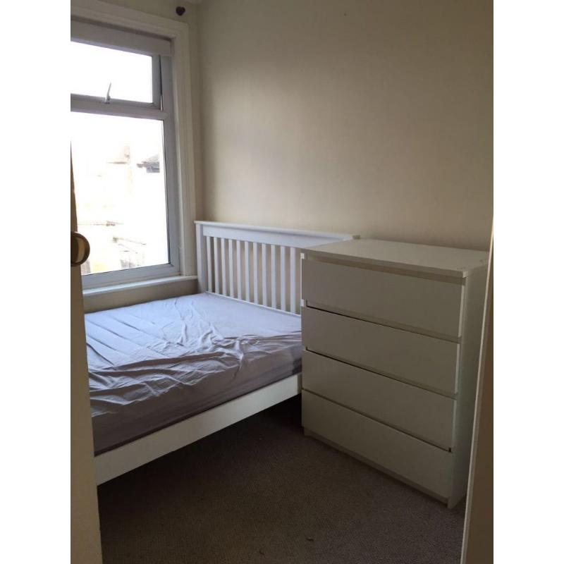 Double room to let in Stratford