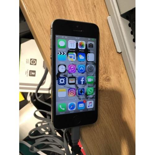 iPhone 5s 16gb locked to EE network