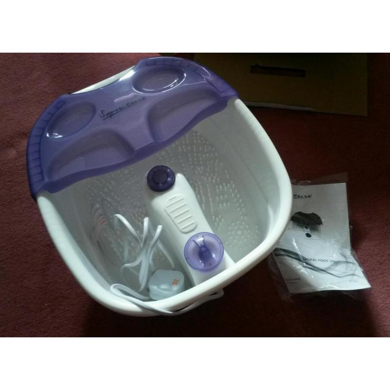 Signature massaging footspa