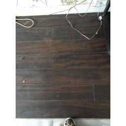 Laminate floor dark oak clic loc