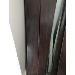 Laminate floor dark oak clic loc