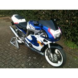 Suzuki gsxr 400