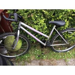 Girls/ ladies bike
