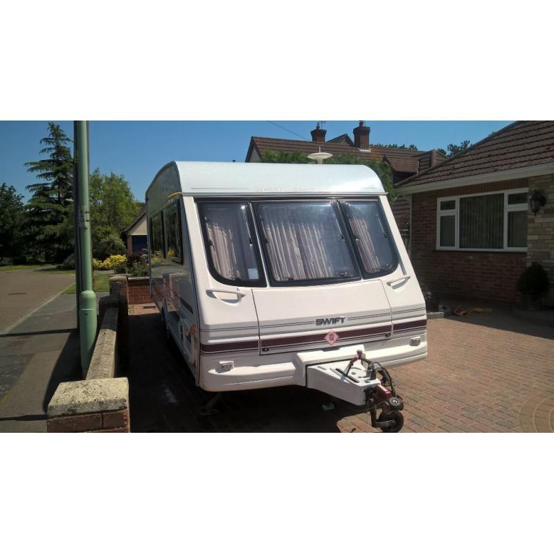 SWIFT CHALLENGER 520SE 1998 IIDEAL 4 BERTH FAMILY CARAVAN