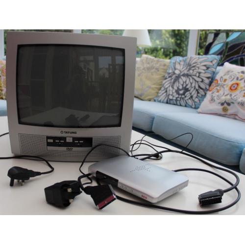 Portable TV with DVD player combined - TATUNG includes RED Freeview box - 14 inch screen
