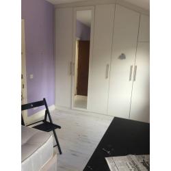 CHEAP & COZY DOUBLE ROOM - SMALL FLAT NEAR WEMBLEY