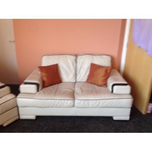 Cream with brown trim large 3 piece suite