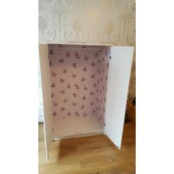 Girls wardrobe with butterfly design