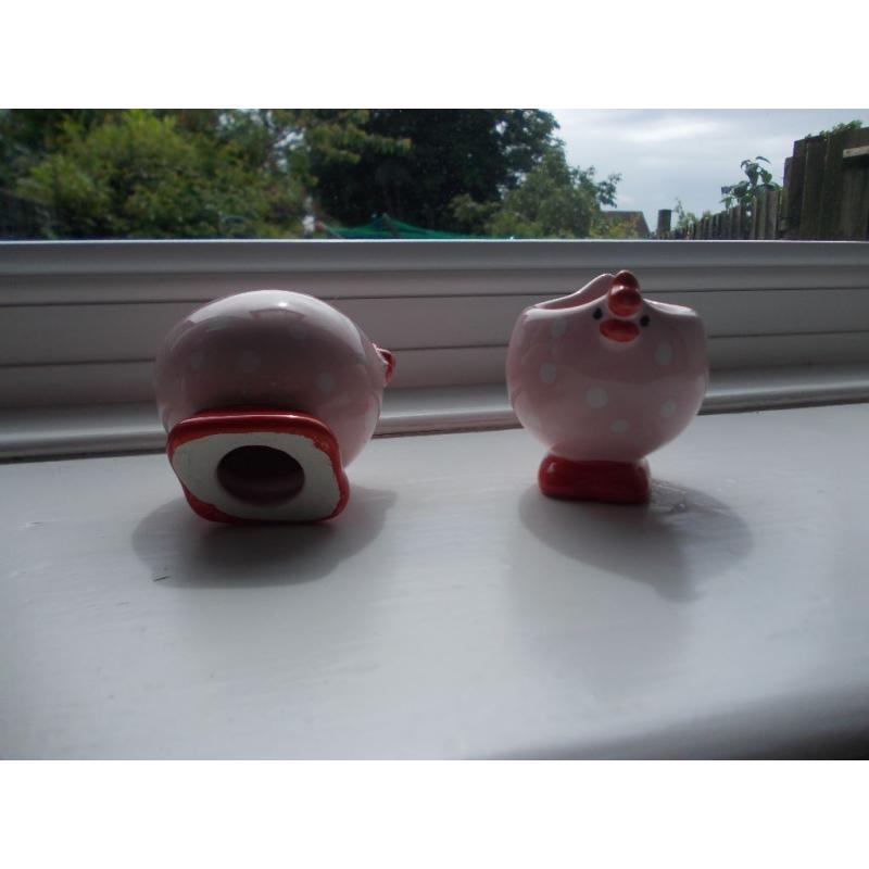 WHITTARDS PAIR OF CHICK EGG CUPS