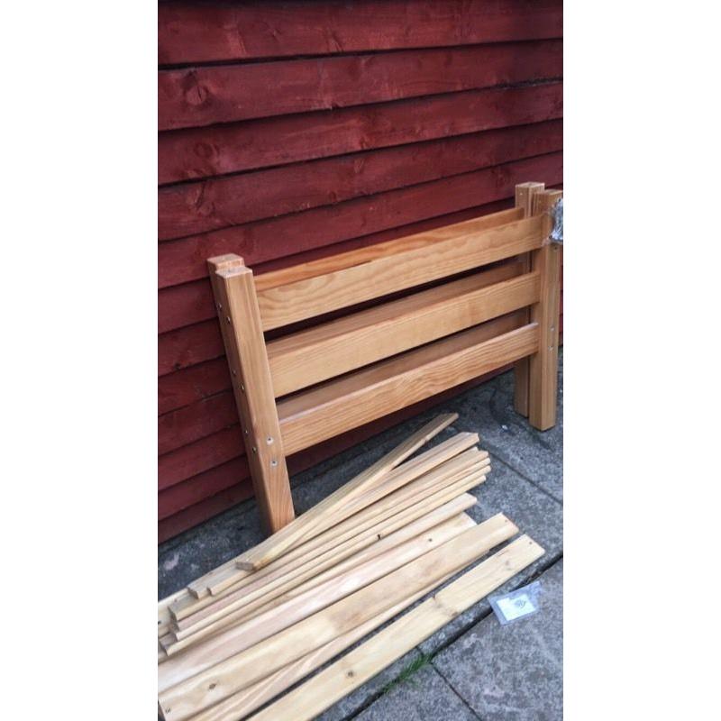 Single pine bed