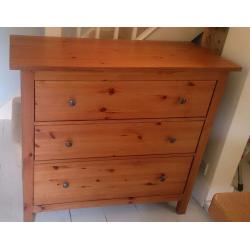 Wooden chest of drawers