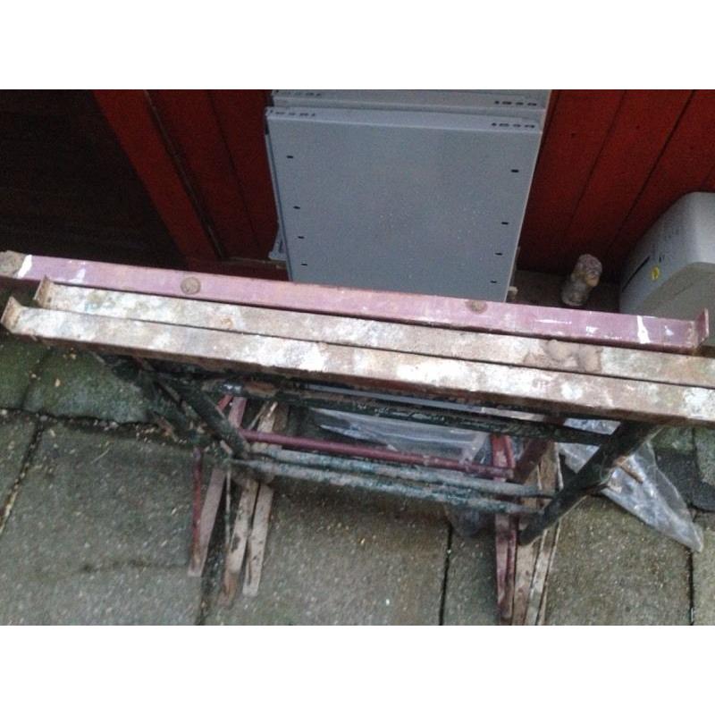 3 tresstles