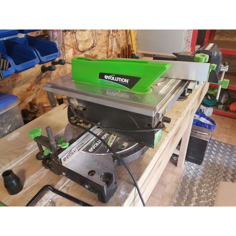Evolution 230/240 volt 210mm TCT, Multi Purpose Mitre Bench Saw in excellent condition