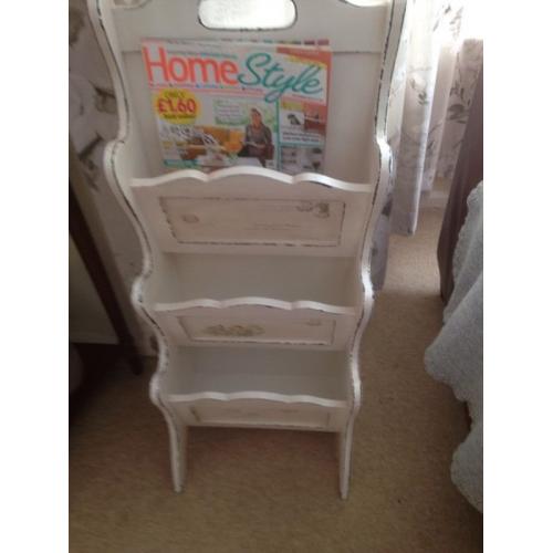 Beautiful magazine holder