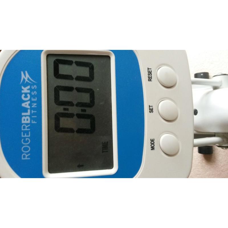 ROGER BLACK rowing machine. As new condition. Hardly used