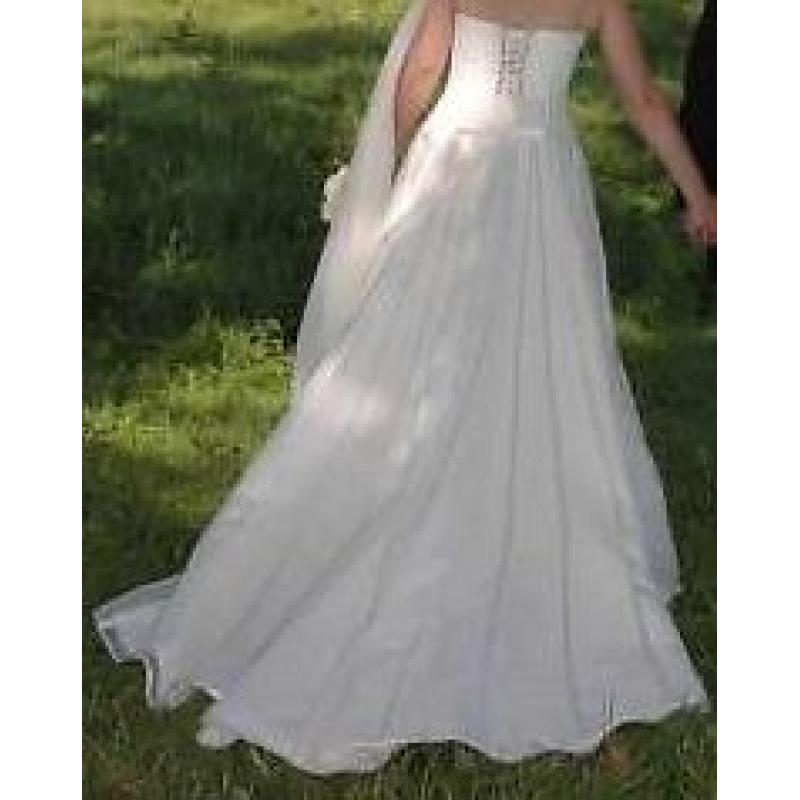 Benjamin Roberts wedding dress
