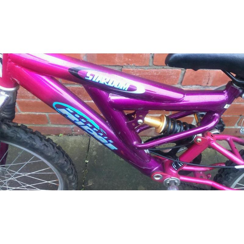 Kids mount ridge mountain bike for ages 6 plus, good working condition and ready to ride
