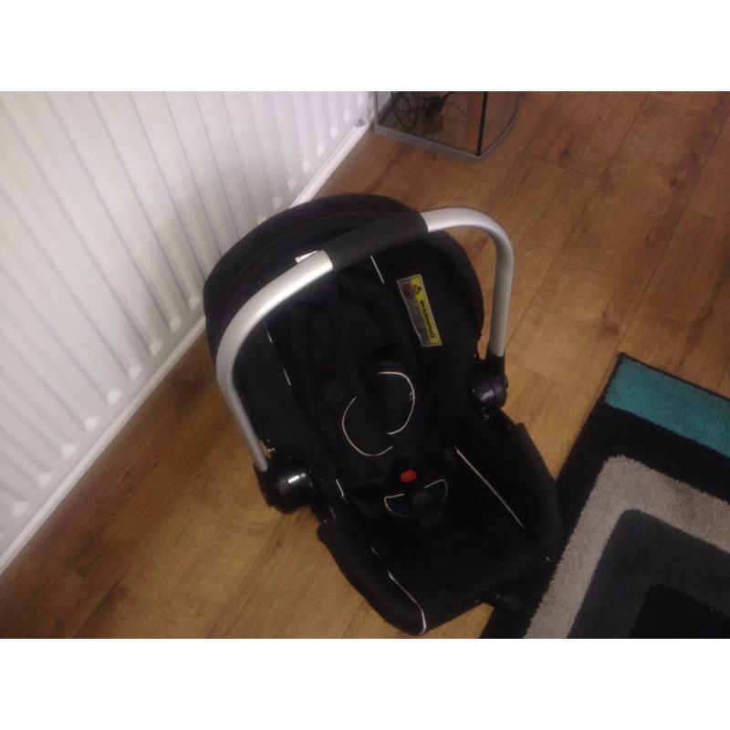 Baby car seat max 12 kg good and clean condition if you pay money for fuel i can deliver it