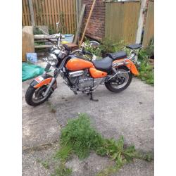 Hyosung Aquila 125 + EXTRAS