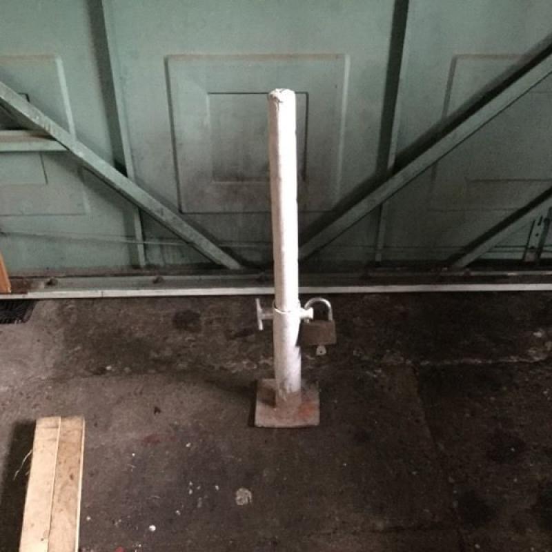 Security drive post