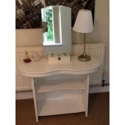 KIDNEY SHAPED ELEGANT DRESSING TABLE WITH TILTING MIRROR