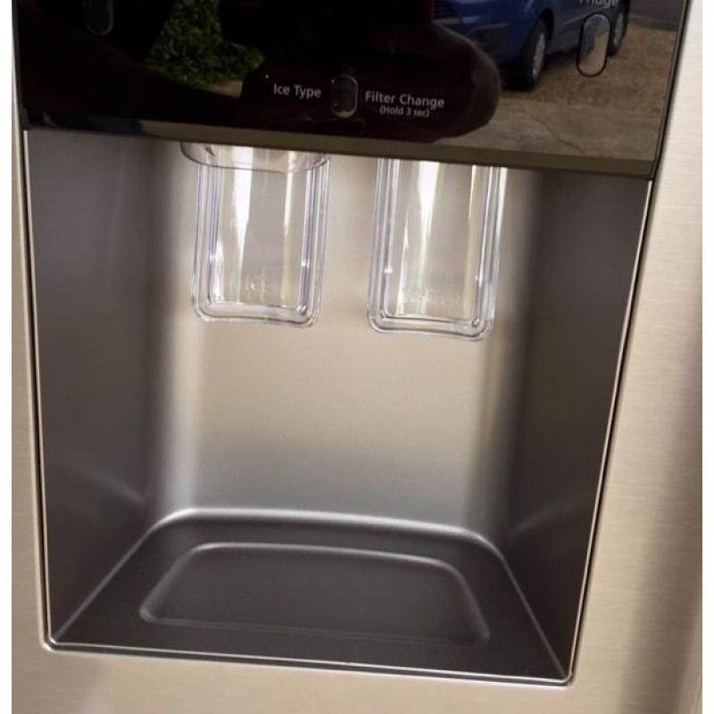 Samsung American fridge freezer.