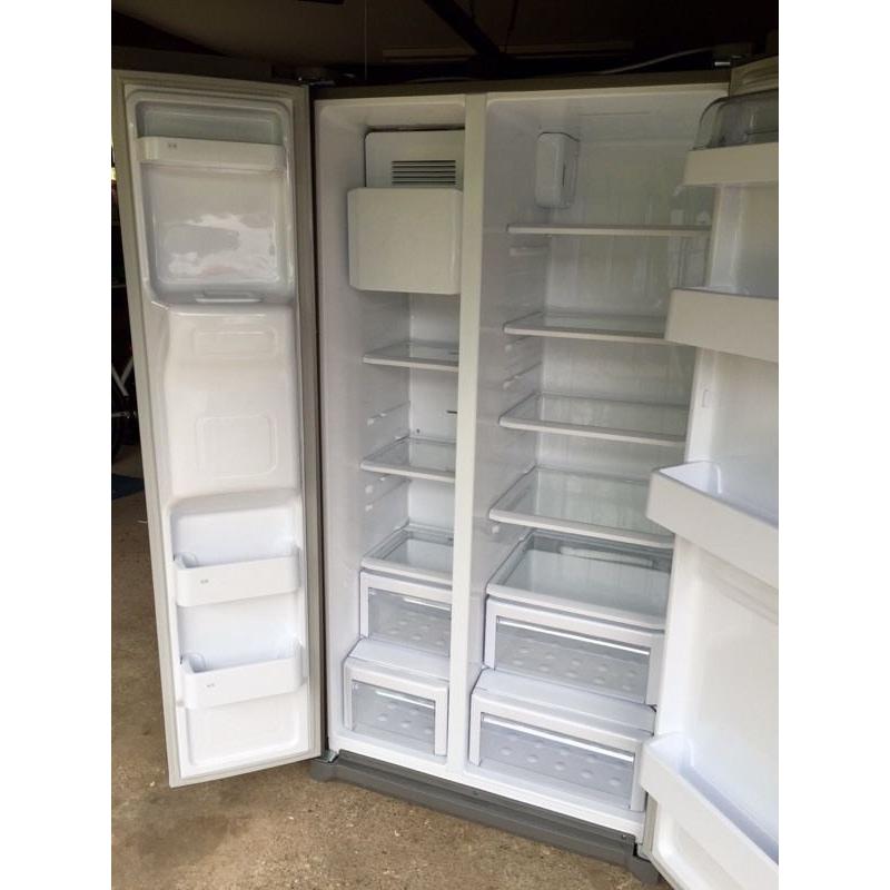 Samsung American fridge freezer.