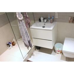 Double Bed in Room for a Postgraduate Student or Professional in a 2 Bedroom Apartment With Gym