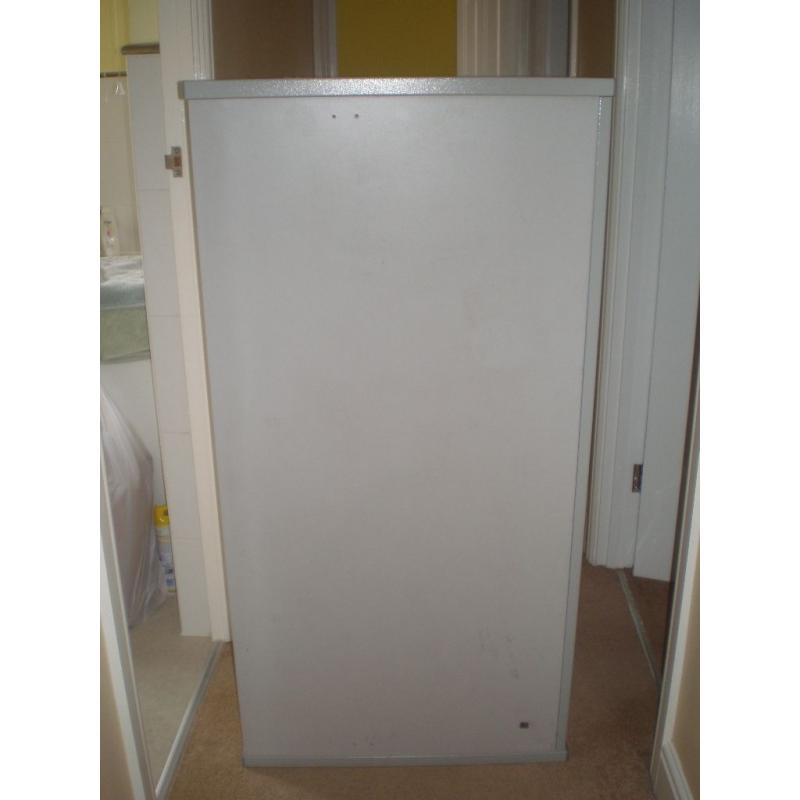 Pale grey table ideal computer office etc cheap cheap cheap