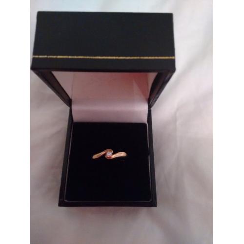 9ct yellow gold diamond solitiare ring