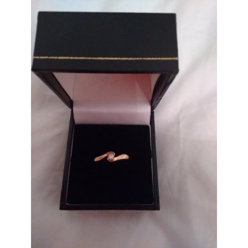 9ct yellow gold diamond solitiare ring