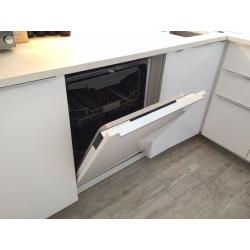 Excellent condition Baumatic integrated dishwasher