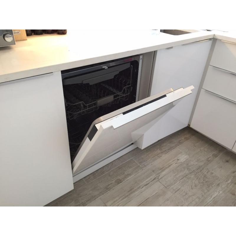 Excellent condition Baumatic integrated dishwasher
