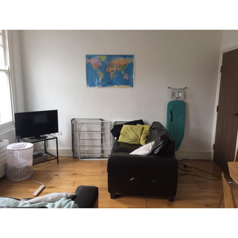 Lovely double en suite room available NOW in Archway