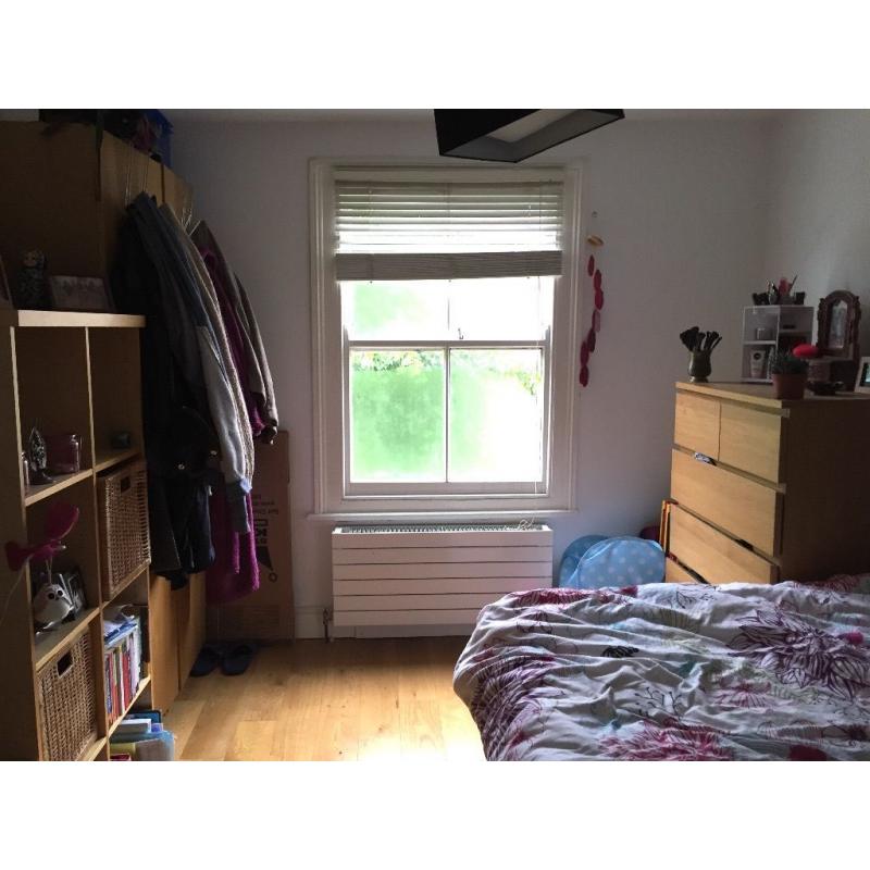 Lovely double en suite room available NOW in Archway