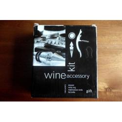 BRAND NEW, NEVER USED, 4 PIECE SOMMELIER WINE OPENING SET in BLACK PRESENTATION CASE