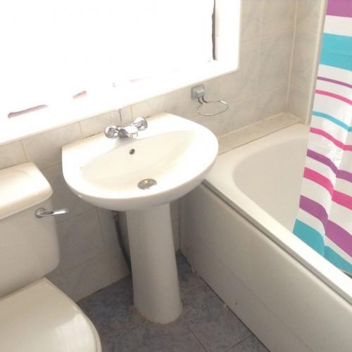 Spacious Double room Available in Cricklewood