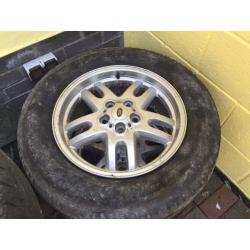 Land Rover/ Range Rover alloy wheels and tyres
