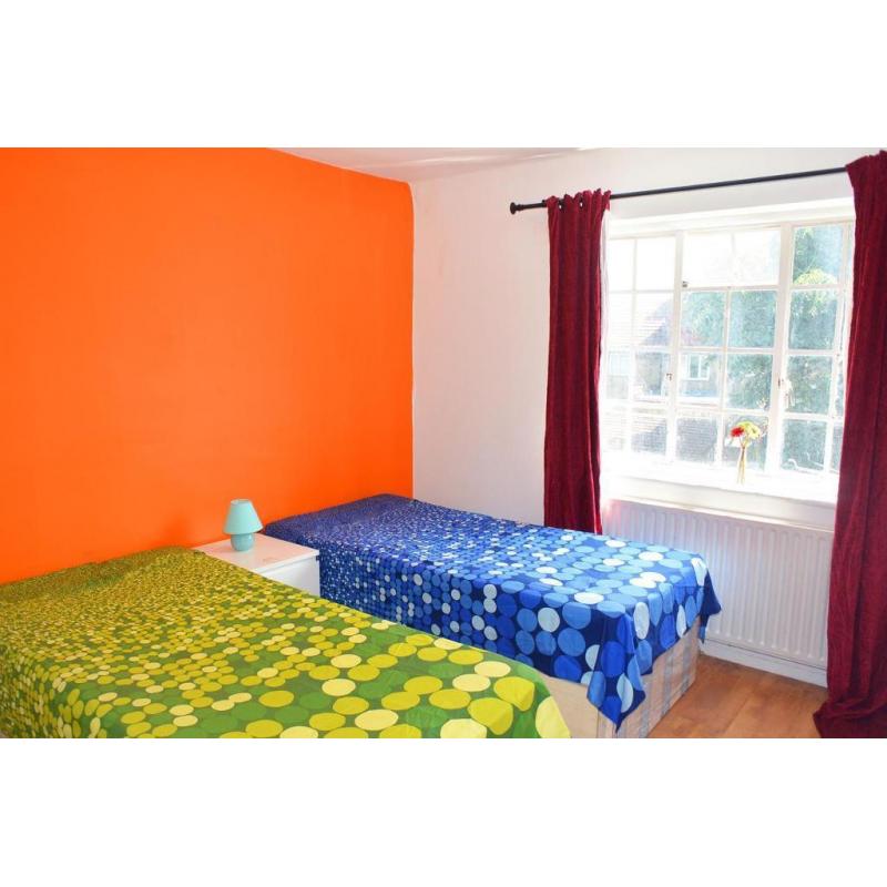 SHORT OR LONG TERM!Great double room in a newly refurbished house! 15 minutes to Oxford Circus