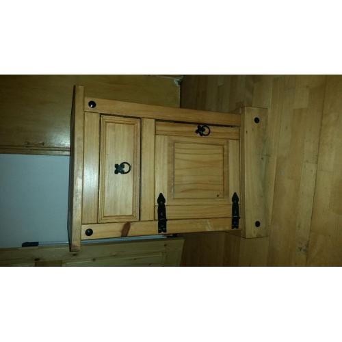 Chest drawers and bedside cabinets