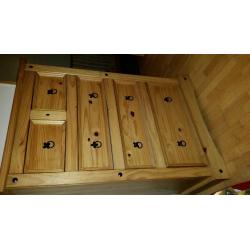 Chest drawers and bedside cabinets